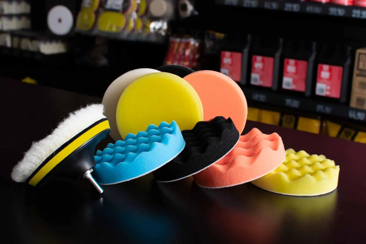 Rodzaje maszyn polerskich do samochodu