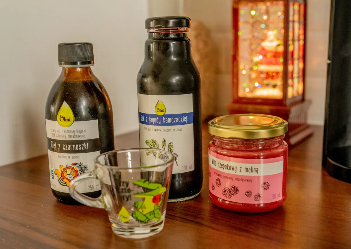 olej z czarnuszki z miodem sokiem