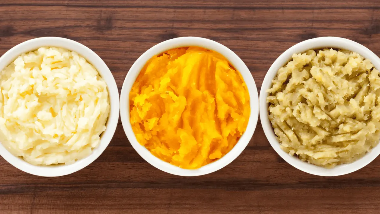 talerz z daniem głównym i ryżem brązowym