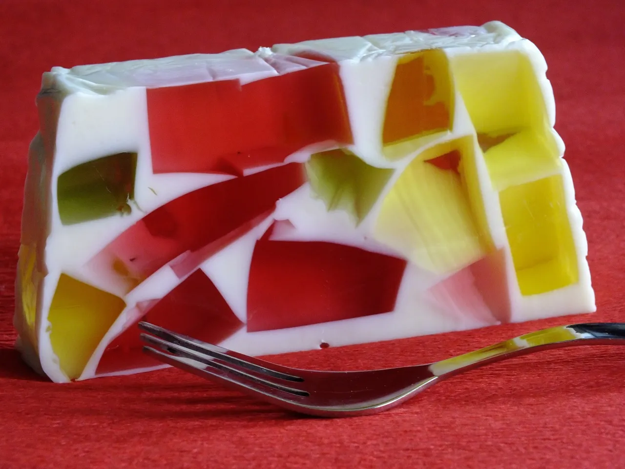 Wariacje śmietanowca z galaretkami