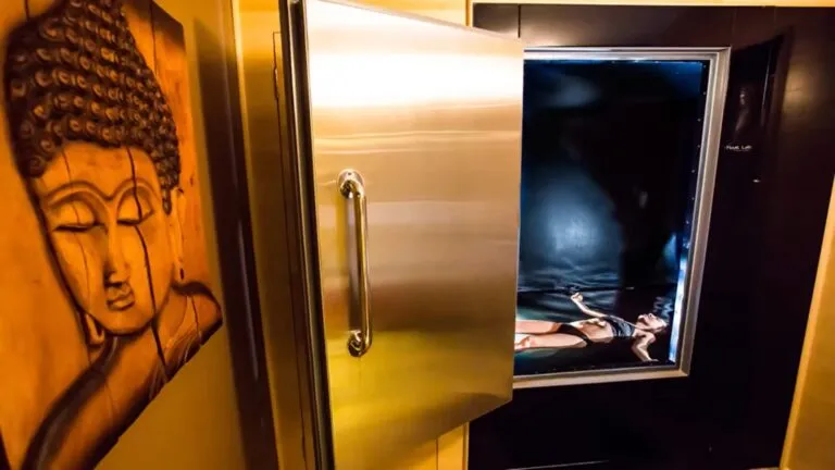 wnętrze kabiny izolacji sensorycznej