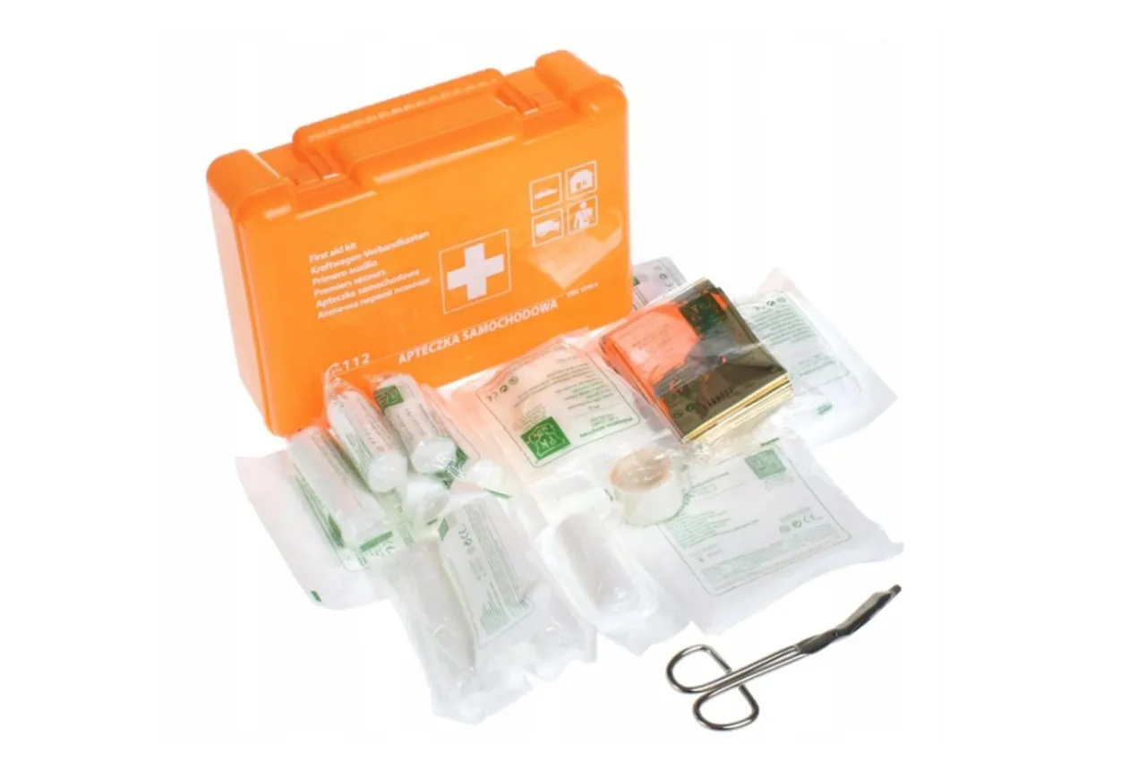 apteczka samochodowa DIN 13164 zawartość