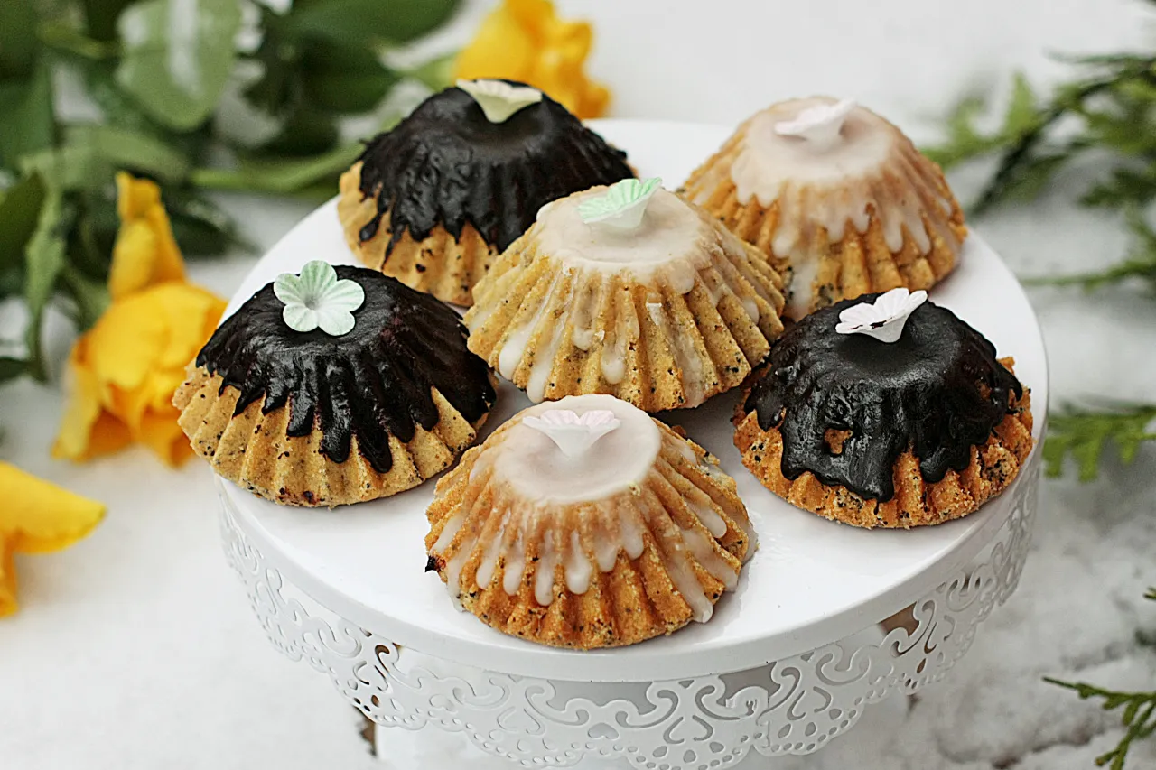 przepis na puszyste babeczki cytrynowo-makowe