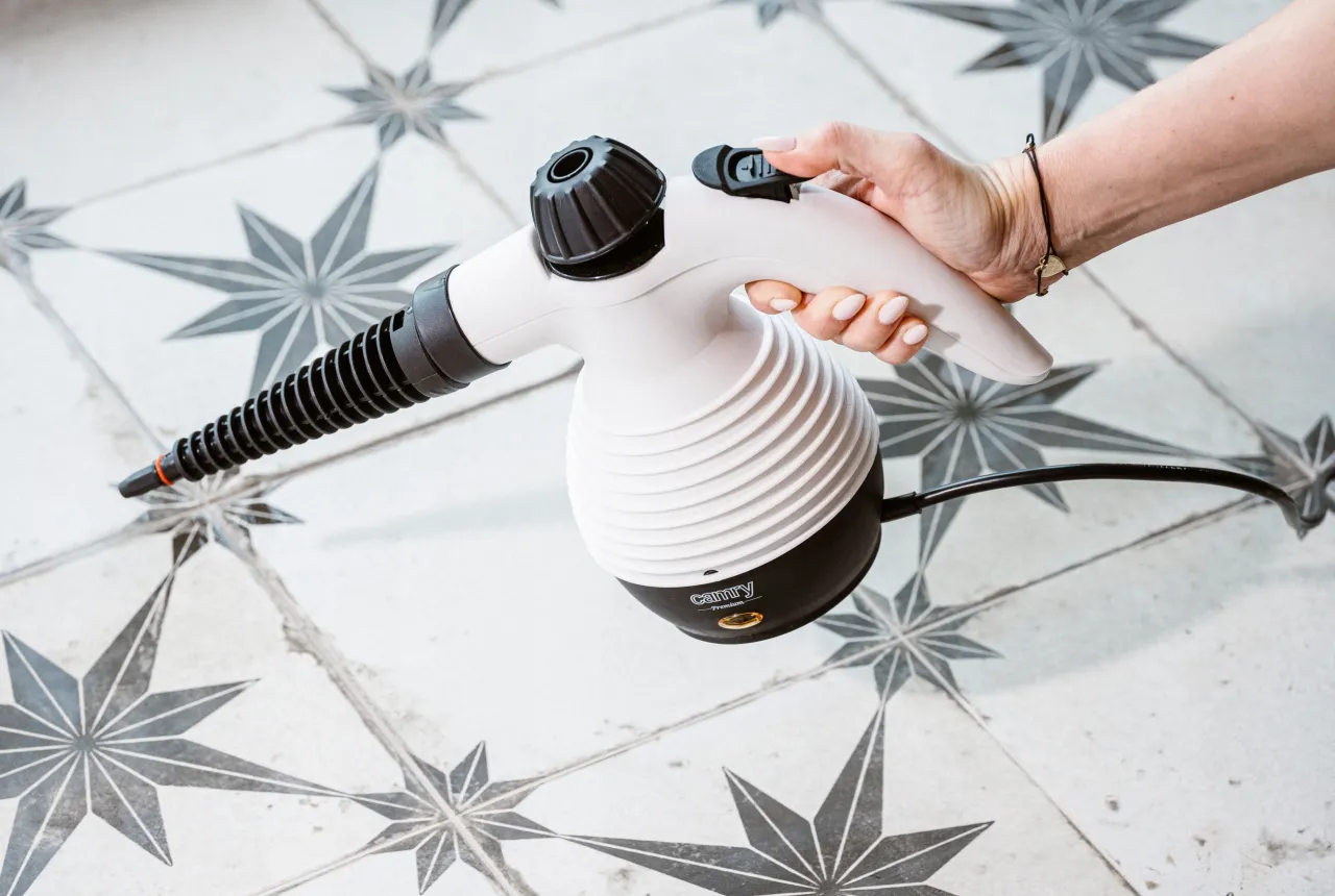 Różne końcówki do parownicy do zwalczania pluskiew