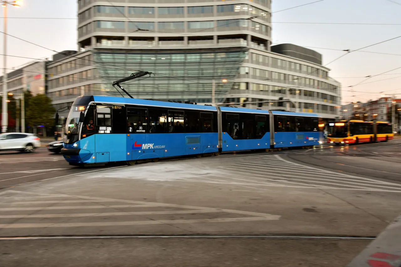 Zdjęcie Czy we Wrocławiu uczniowie jeżdżą za darmo? Sprawdź, kto może skorzystać