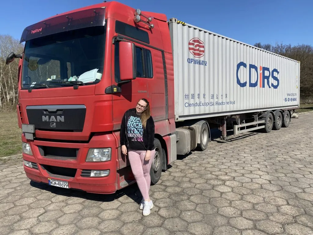 Zdjęcie Ile kosztuje prawo jazdy na tira z naczepą? Sprawdź ukryte wydatki