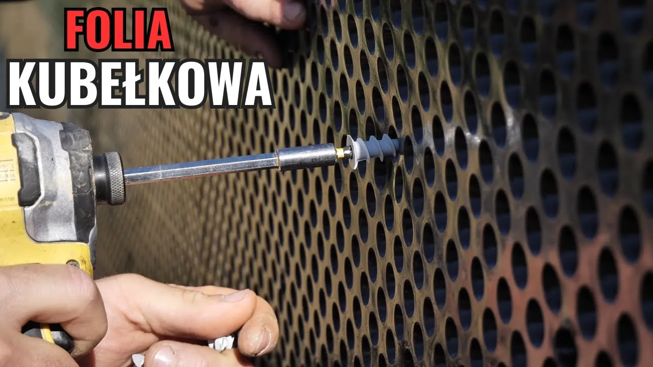 Zdjęcie Jak położyć folię na fundament, aby uniknąć problemów z wilgocią