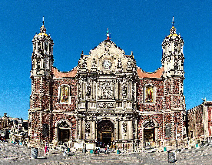 Zdjęcie Sanktuarium Matki Bożej z Guadalupe – historia, znaczenie i praktyczne wskazówki dla pielgrzymów