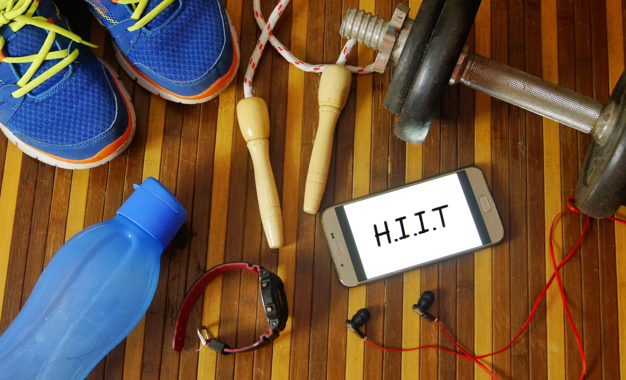 Zdjęcie HIIT trening co to - poznaj skuteczne metody spalania tłuszczu