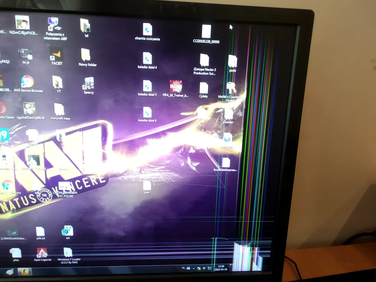 Zdjęcie Ile kosztuje wymiana matrycy w monitorze? Sprawdź, zanim naprawisz!