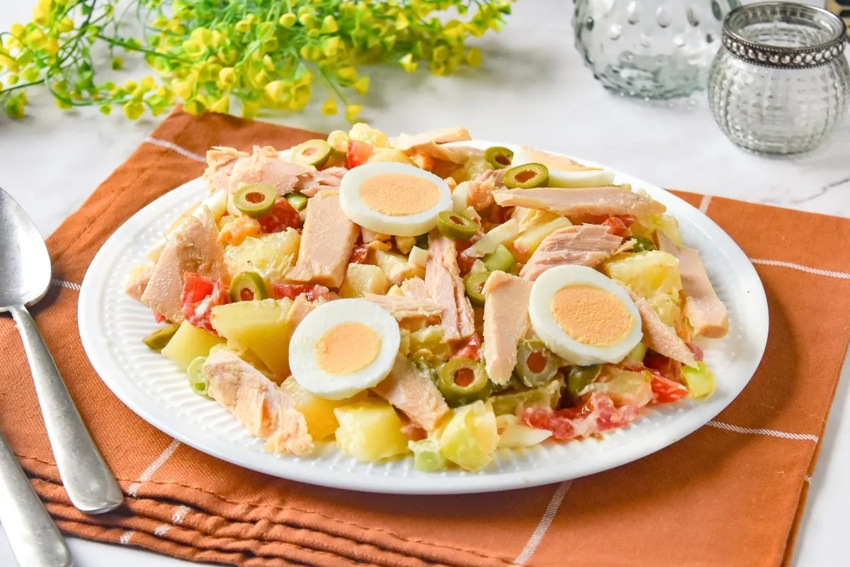 Zdjęcie Receta fácil de ensalada de patata que sorprenderá a tus invitados