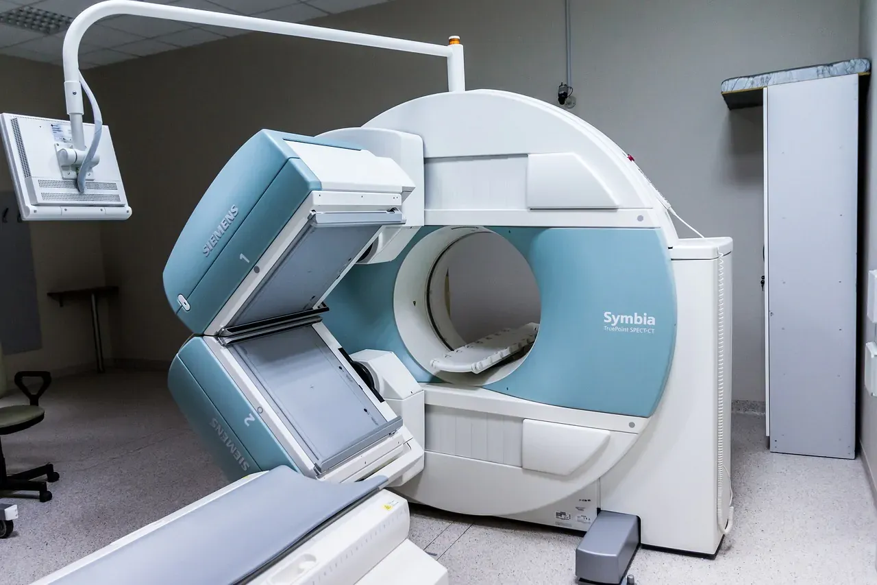 Zdjęcie Najkrótsze terminy na rezonans magnetyczny NFZ: sprawdzone placówki