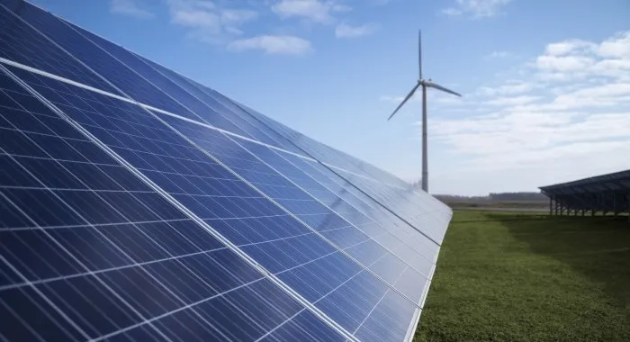 Zdjęcie Jak sprzedać energię z fotowoltaiki i uniknąć zbędnych kosztów