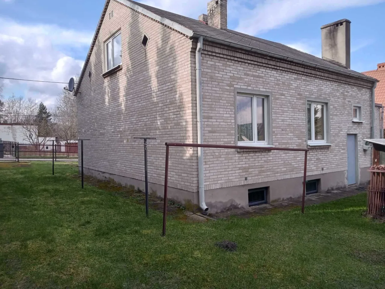 Zdjęcie Kupię dom w Starachowicach: Ceny, oferty i porady dla kupujących