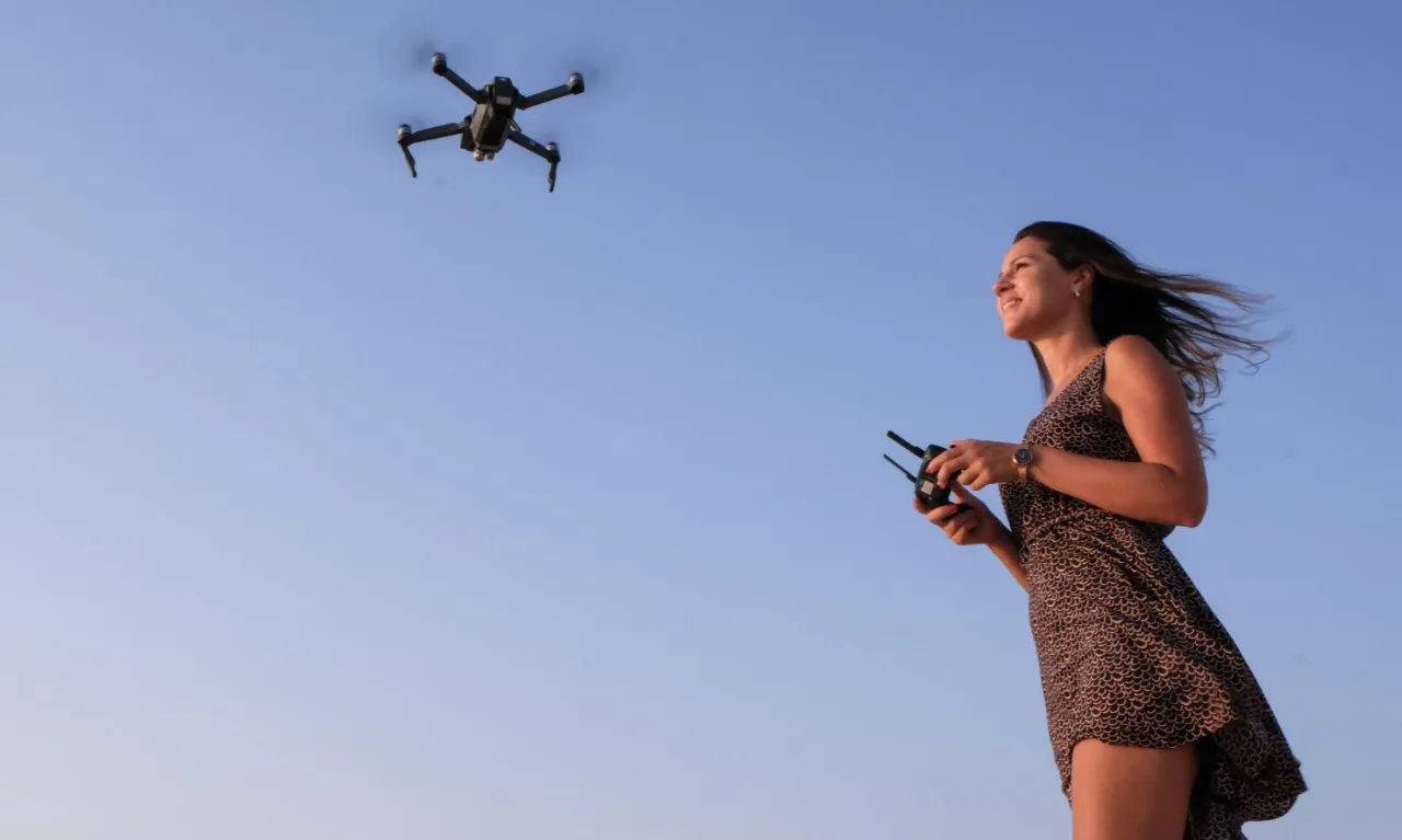 Zdjęcie Latanie dronem? Ważne przepisy przed pierwszym lotem w plener