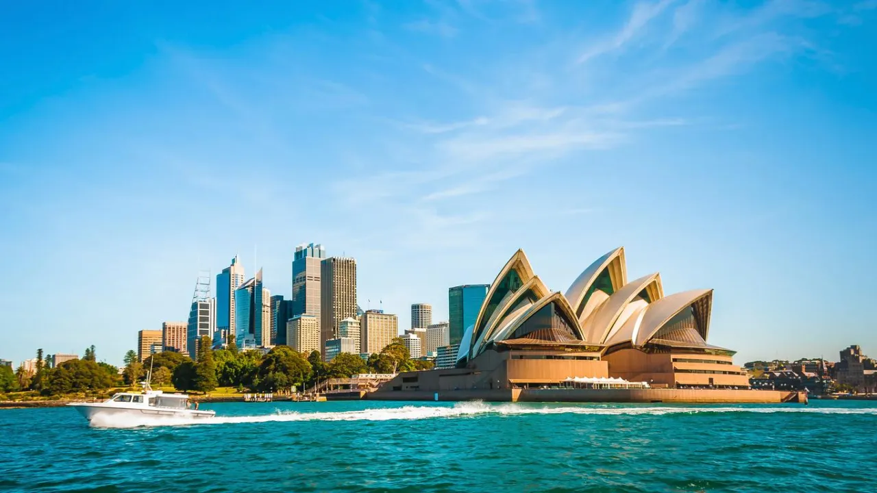 Zdjęcie Ile trwa lot z Warszawy do Sydney? Czas, który Cię zaskoczy