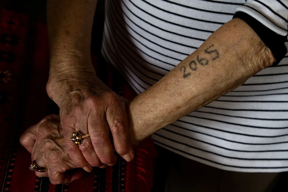 Zdjęcie Jak tatuowano w Auschwitz: brutalna historia tatuaży więźniów