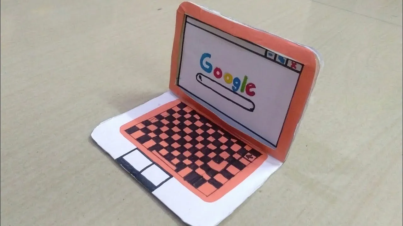 Zdjęcie Jak zrobić laptop z papieru – kreatywny projekt, który zaskoczy każdego