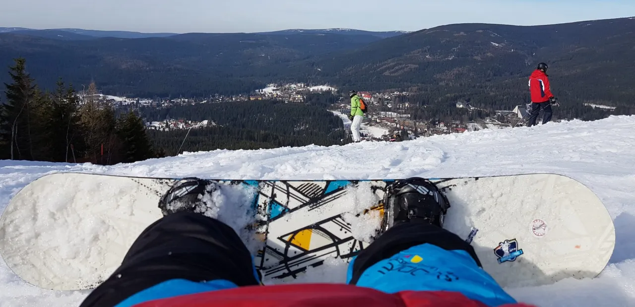 Zdjęcie Ile kosztuje wypożyczenie snowboardu w Zakopanem? Ceny, które zaskakują
