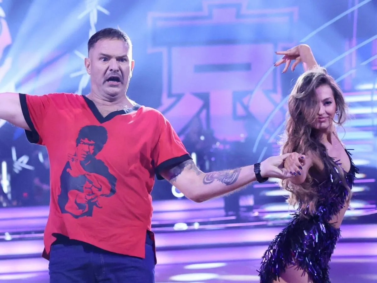 Tomasz z partnerką na parkiecie 