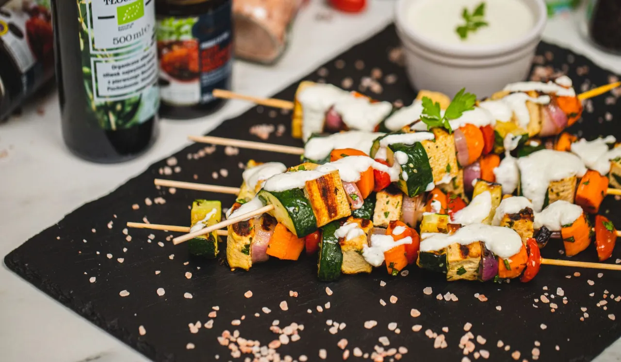 szaszłyki wegetariańskie halloumi tofu