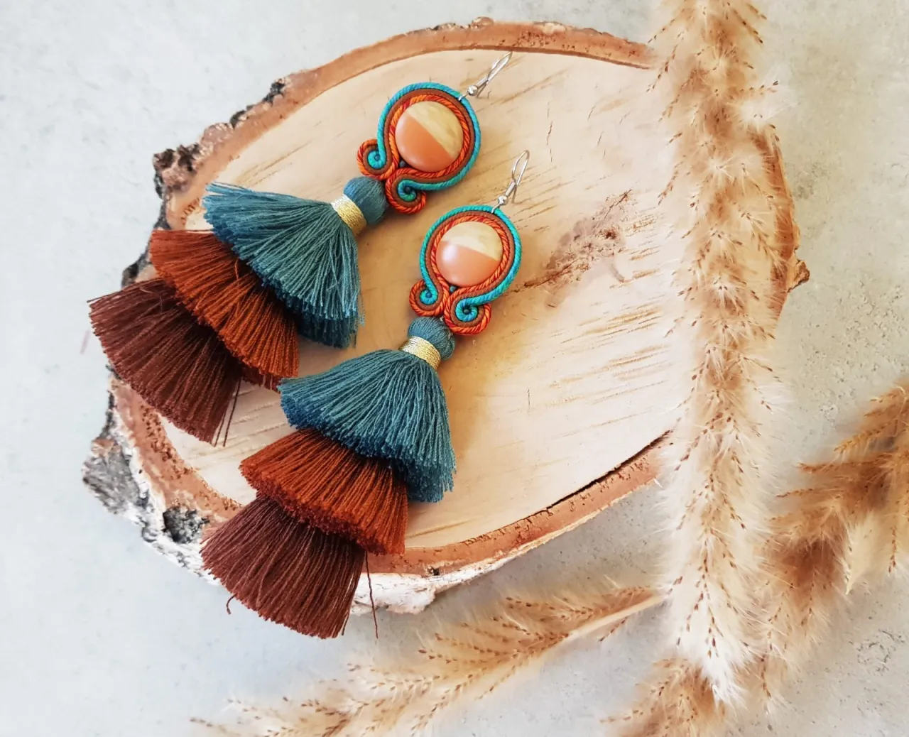 modne ręcznie robione kolczyki trendy