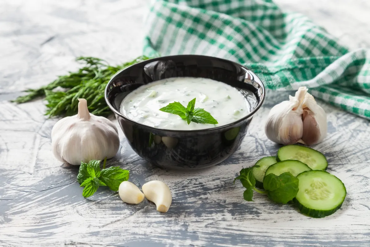 Składniki na sos tzatziki