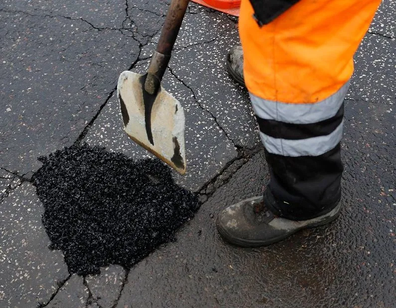 Zdjęcie Gdzie kupić asfalt w workach? Sprawdź najlepsze oferty i ceny