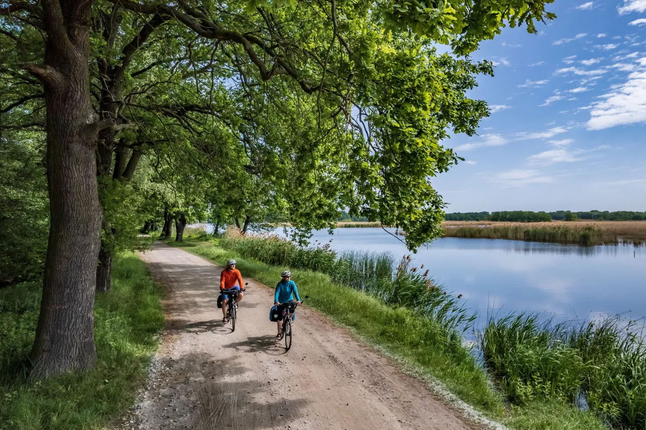 Wzg&oacute;rza Trzebnickie trasy rowerowe krajobraz