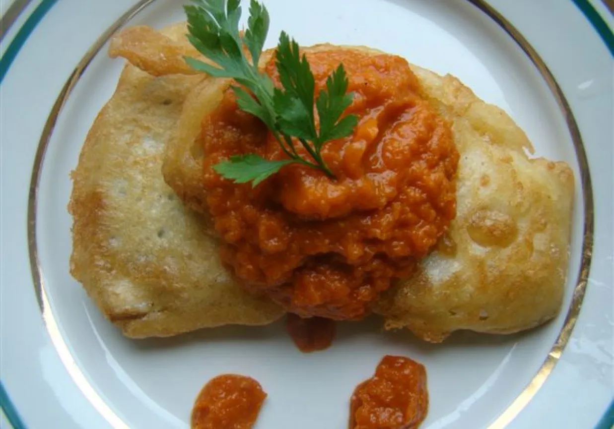 Talerz z rybą i dodatkami