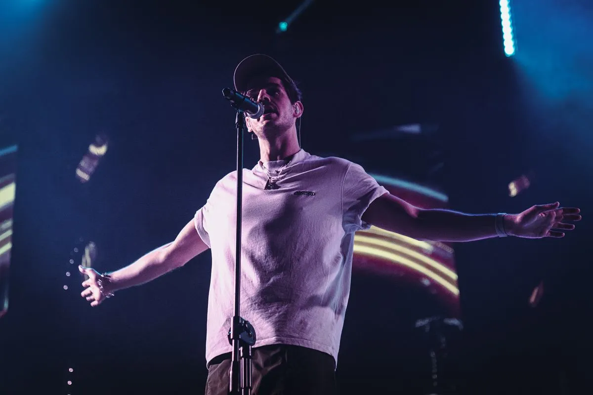 Taco Hemingway na scenie koncertowej