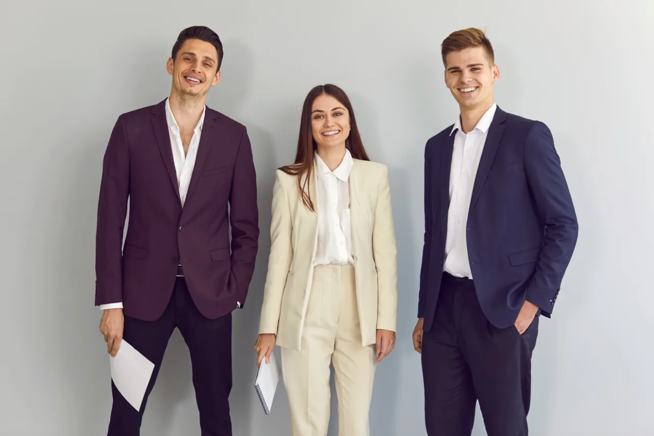 profesjonalny str&oacute;j na rozmowę kwalifikacyjną