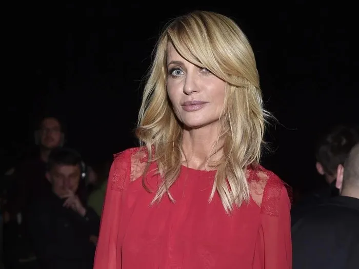 Długie fryzury odmładzające dla 50-latki