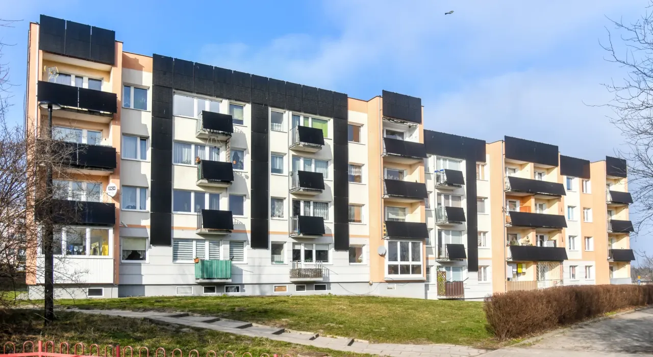 termomodernizacja bloku mieszkalnego panele fotowoltaiczne