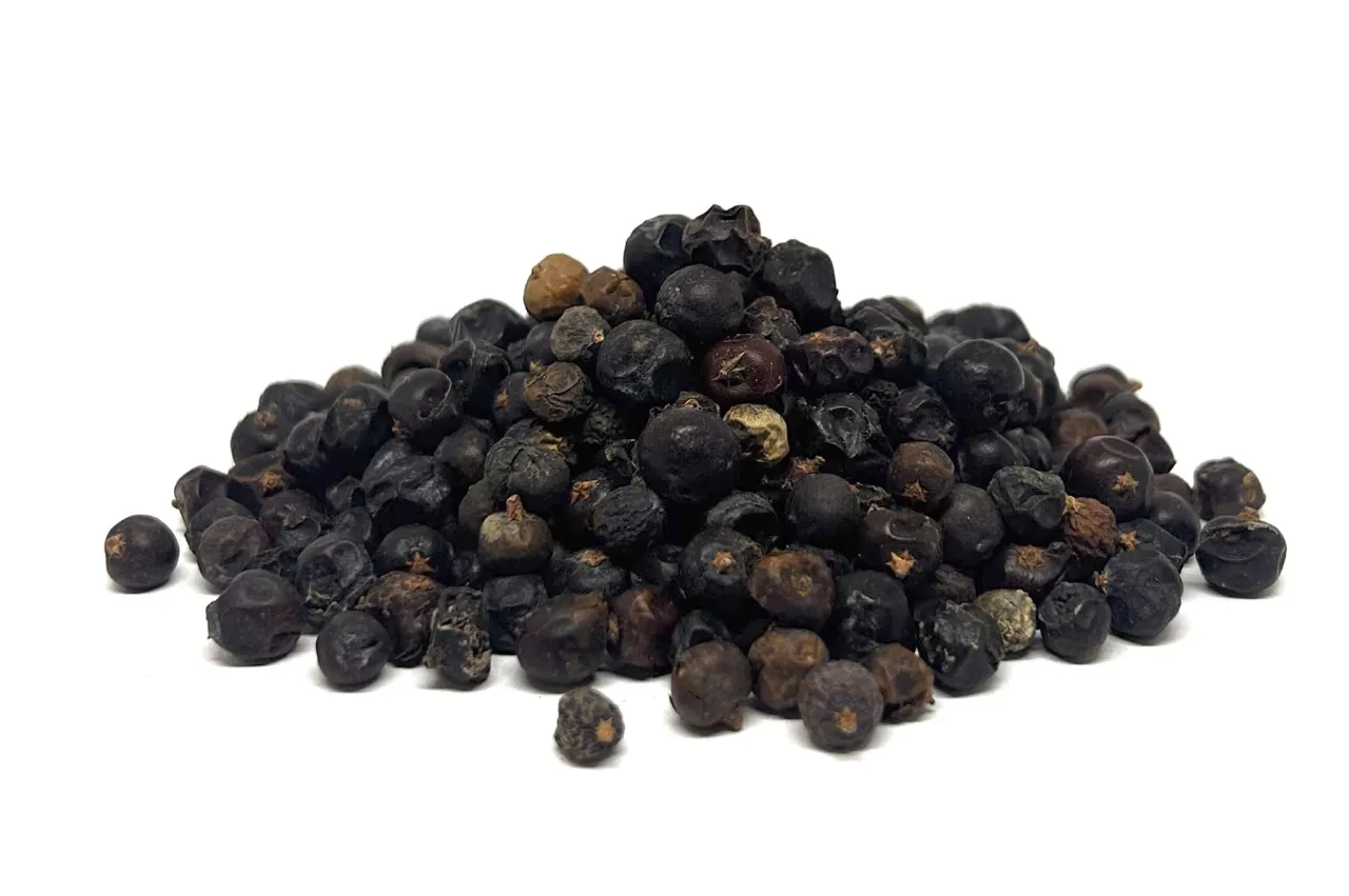 owoce jałowca przyprawa r&oacute;żne opakowania