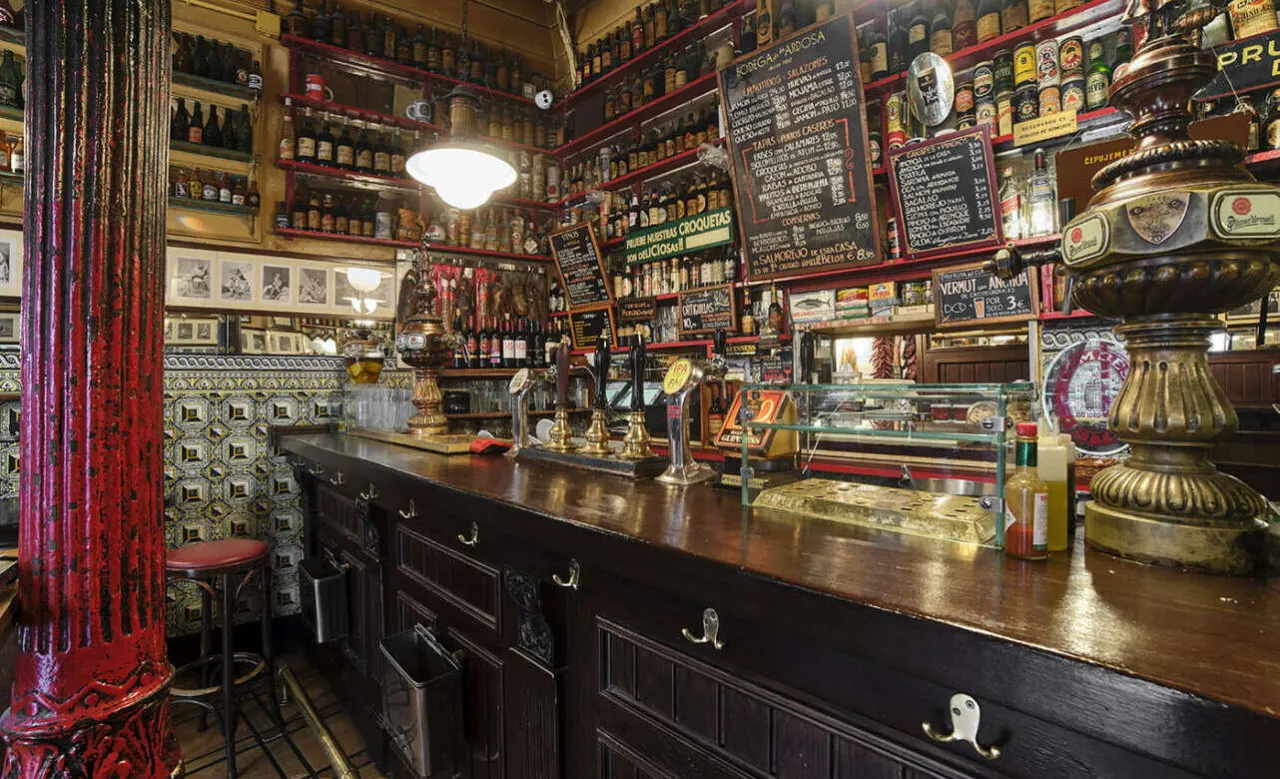 Ambiente de tapeo en Malasaña Madrid