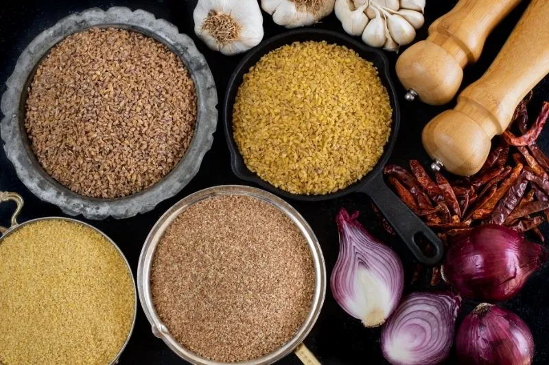 Rodzaje kaszy bulgur drobnoziarnista, średnioziarnista, gruboziarnista