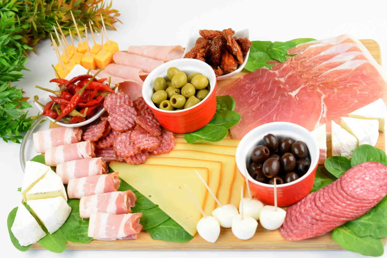 Deska serów i wędlin na Sylwestra
