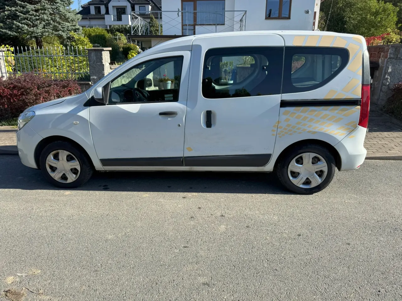 Dacia Dokker drzwi przesuwne wymiary