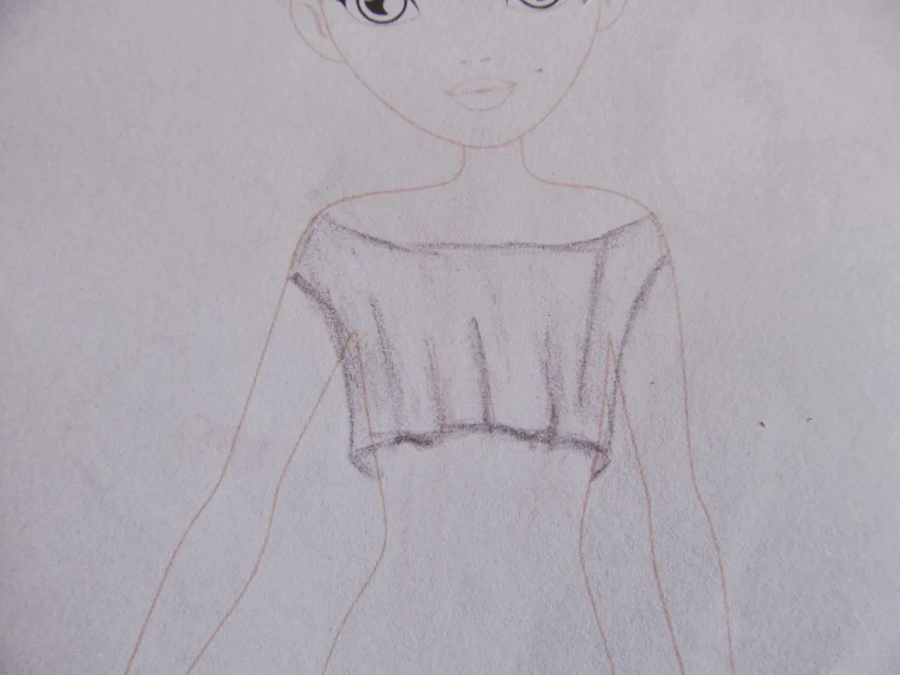 Szkic postaci z bluzką na ramiączkach. Dowiedz się, jak narysować bluzkę, obserwując ten rysunek.