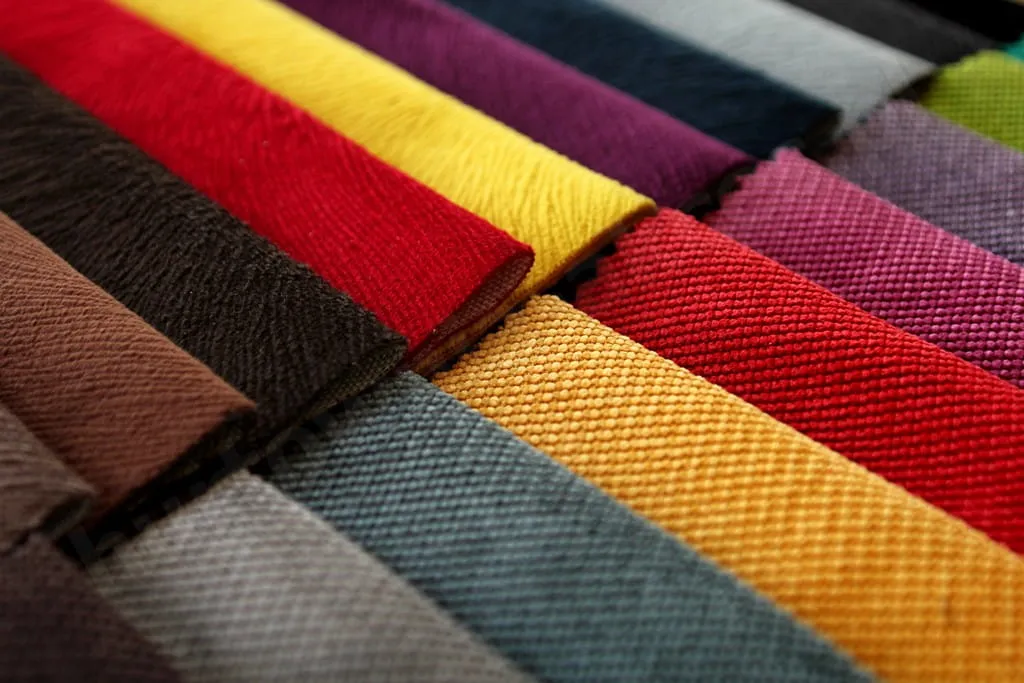 pr&oacute;bki tkanin obiciowych