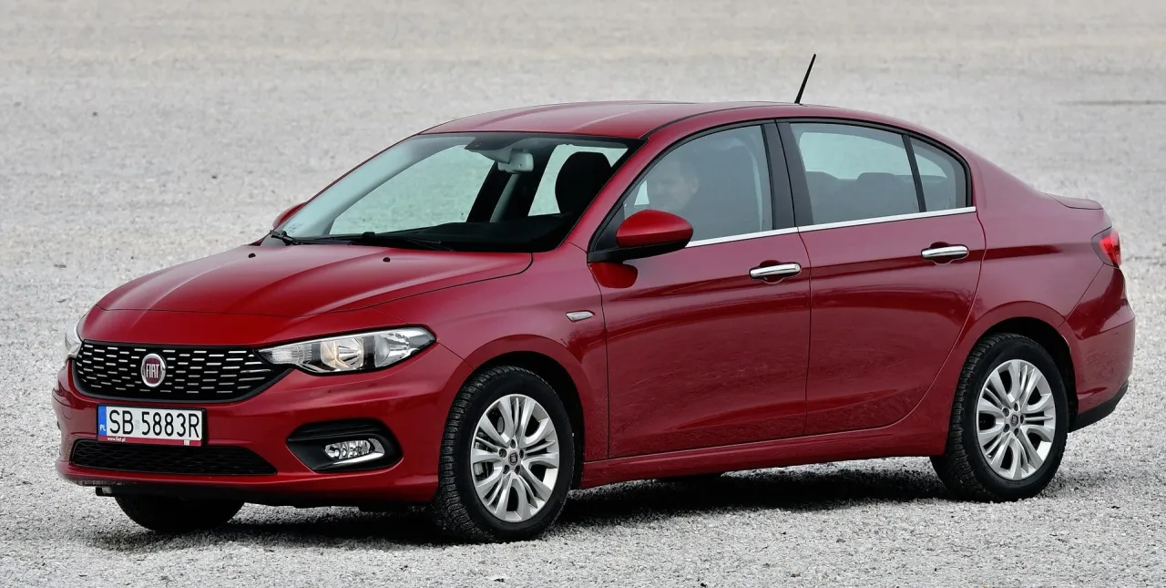 Fiat Tipo Sedan zasięg paliwa infografika