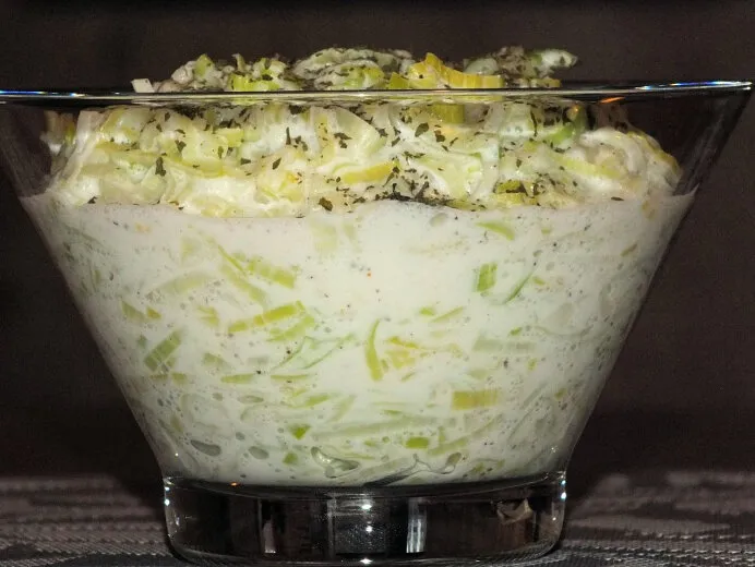 marynowany por w misce