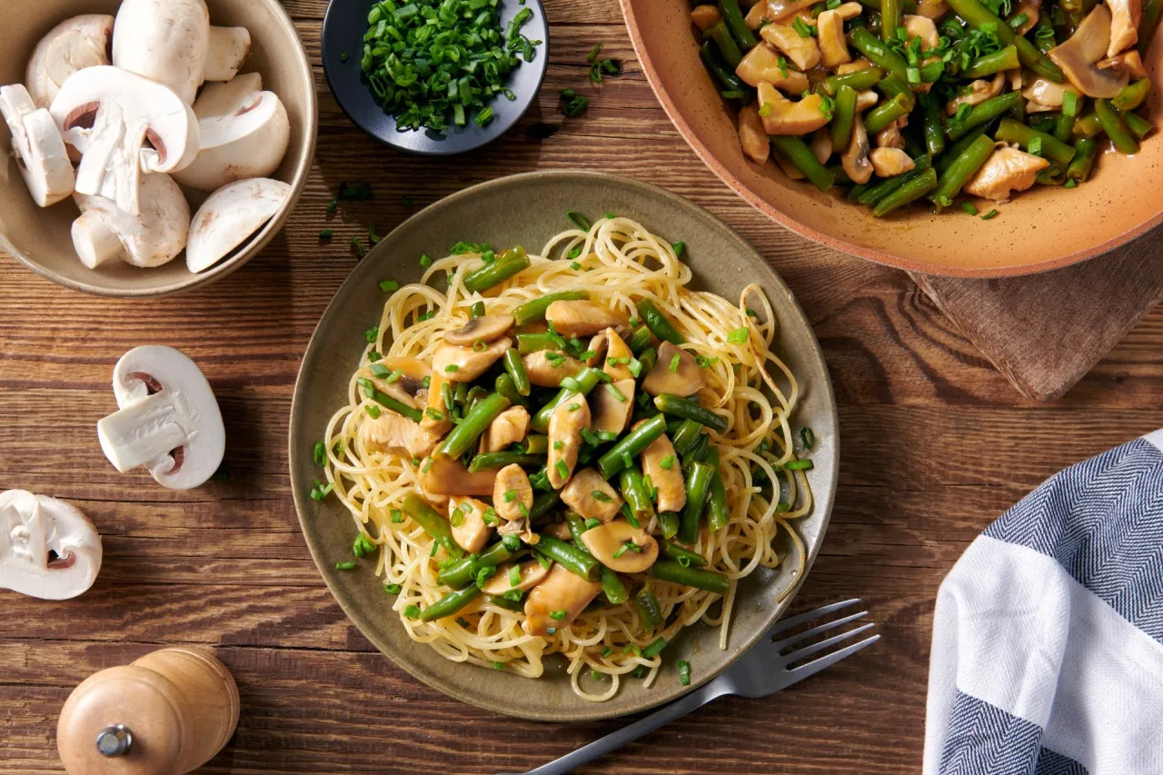 mantecatura makaronu na patelni