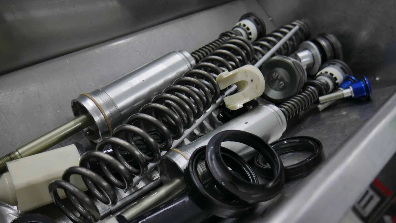 olej do amortyzator&oacute;w motocyklowych lepkość SAE