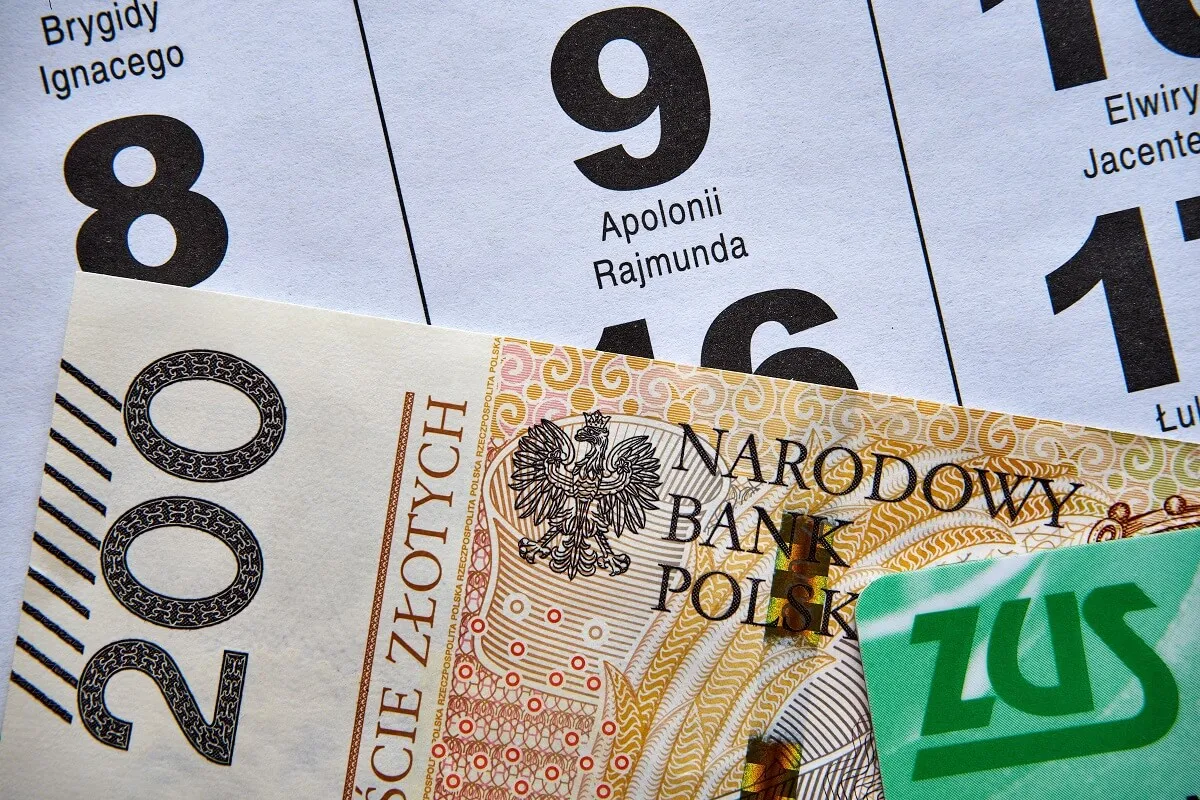 kalendarz kwiecień, daty wypłat emerytury, terminy świadczeń