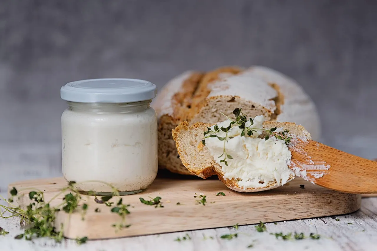 Domowa bryndza w słoiku