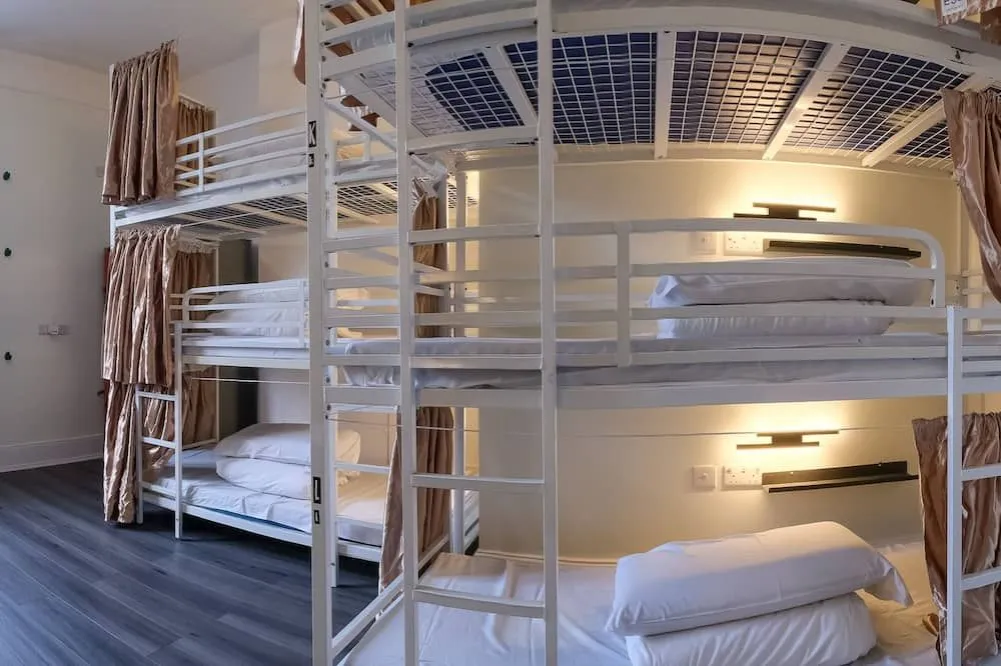 Wnętrze nowoczesnego hostelu w Londynie