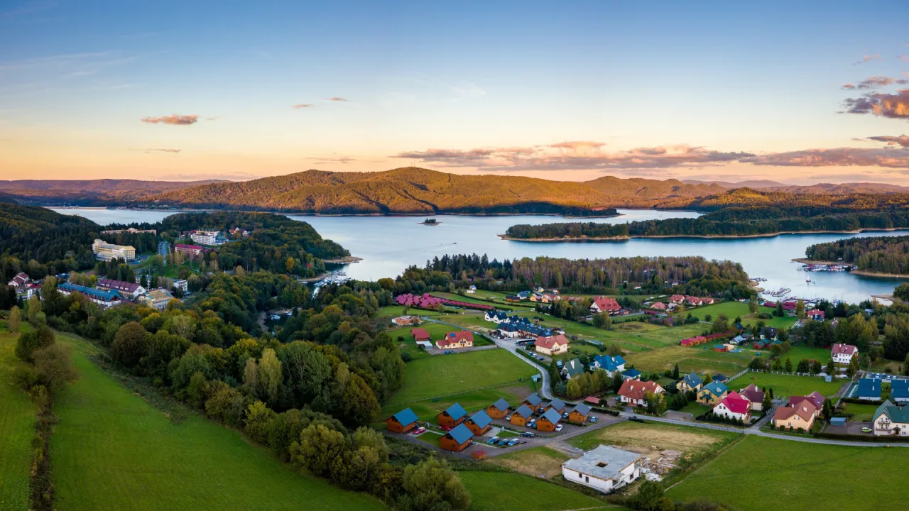 Polańczyk uzdrowisko nad Jeziorem Solińskim Bieszczady