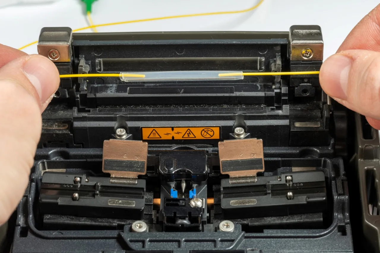 spawanie światłowodu